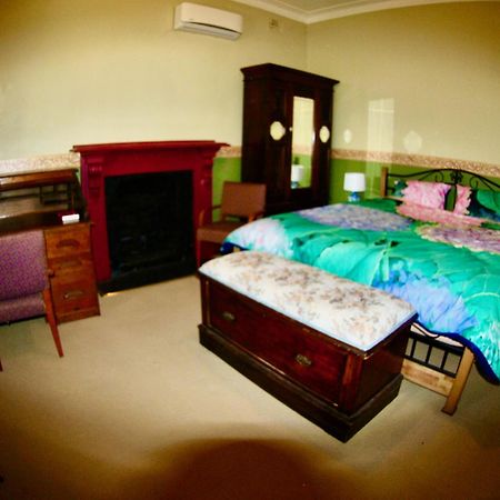 Historic Star Lodge And Station Masters House Narrandera Eksteriør bilde