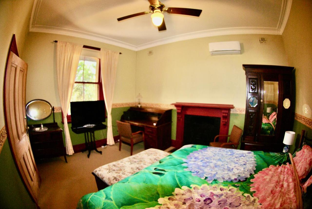 Historic Star Lodge And Station Masters House Narrandera Rom bilde