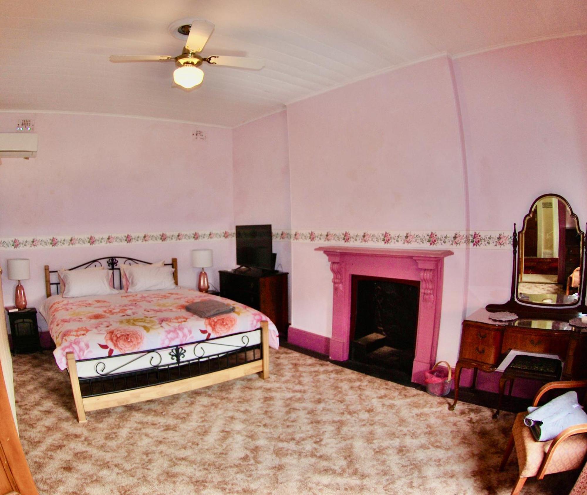 Historic Star Lodge And Station Masters House Narrandera Rom bilde